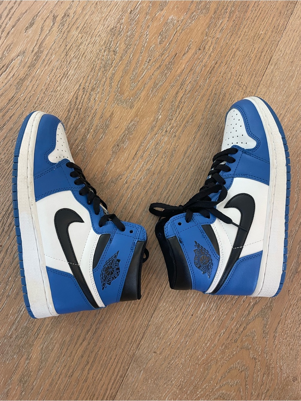 Nike Air Jordan 1 Mid - White/Blue/Black - Picture 5 of 6